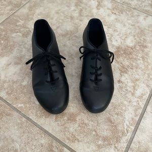 Leo tap shoes